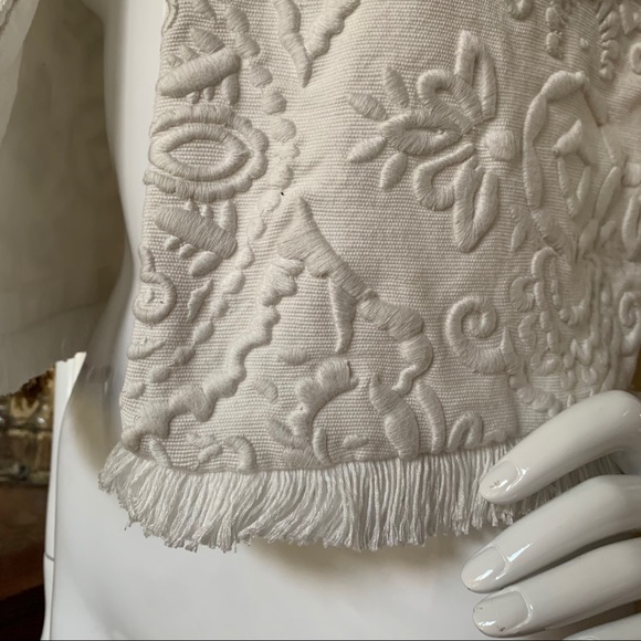 H&M White Embroidered Vest - Picture 5 of 7